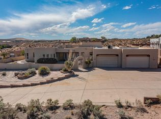 1425 Saratoga Dr NE, Rio Rancho, NM 87144