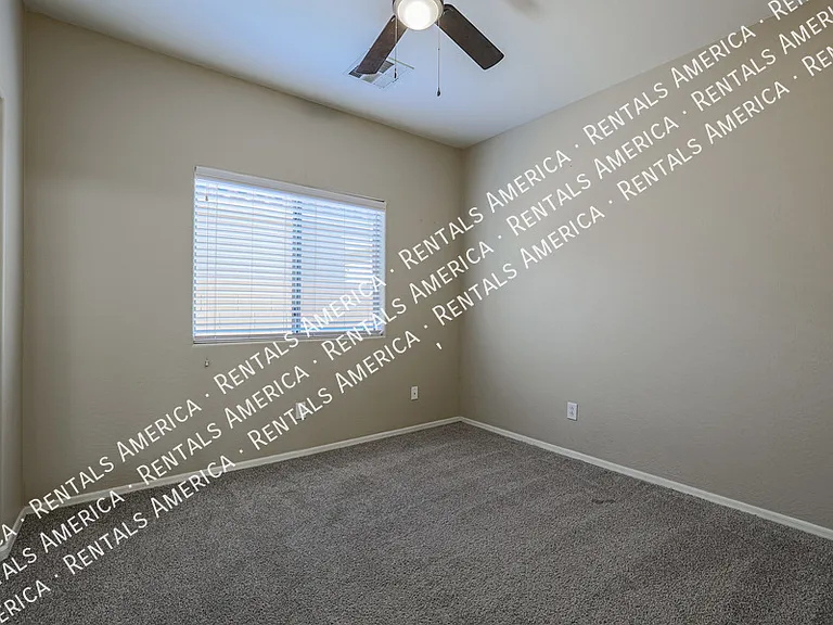 201 W Kona Dr — Photo 16