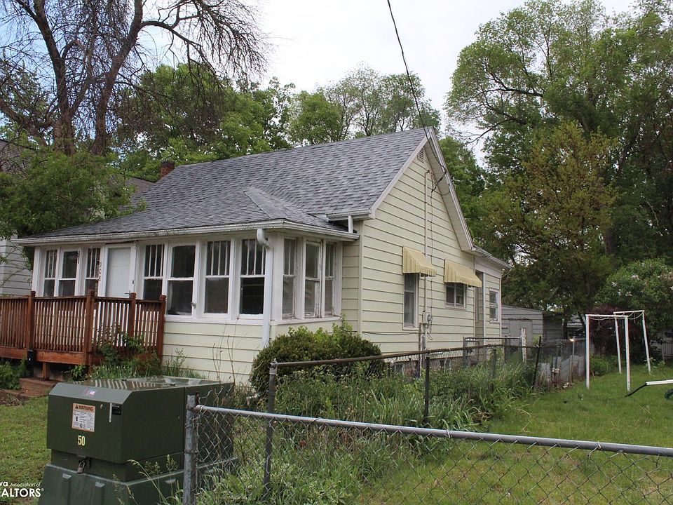 2nd image of 908 6th St SW