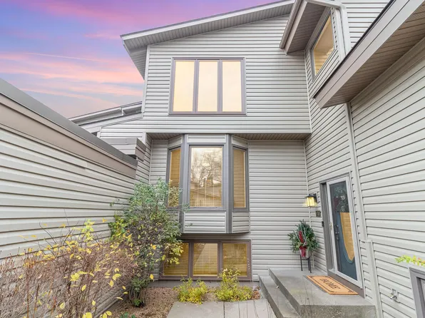 9746 Mill Creek Dr, Eden Prairie, MN 55347