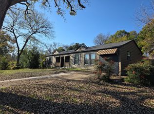 3449 Oak Creek Cir, Dallas, TX 75227