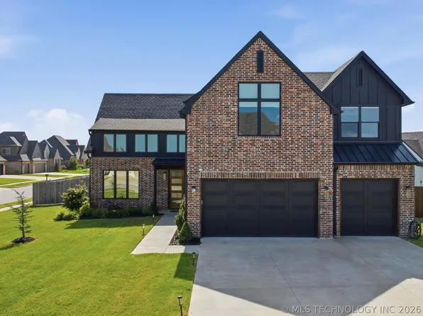 12722 S Maplewood Ave E, Bixby, OK 74008