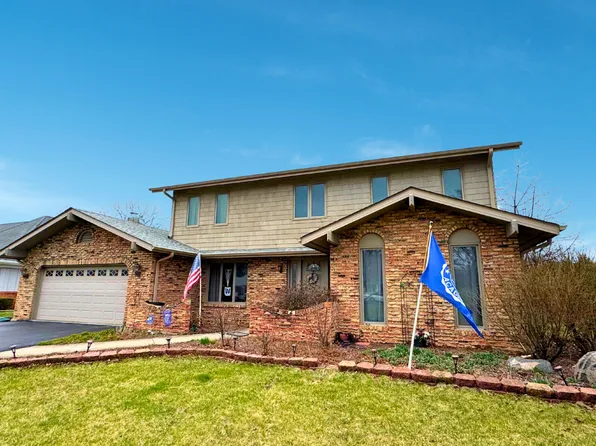 349 Tamerton Pkwy, Burr Ridge, IL 60527