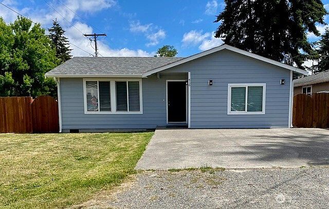 1st image of 416 Mckenzie Avenue SW