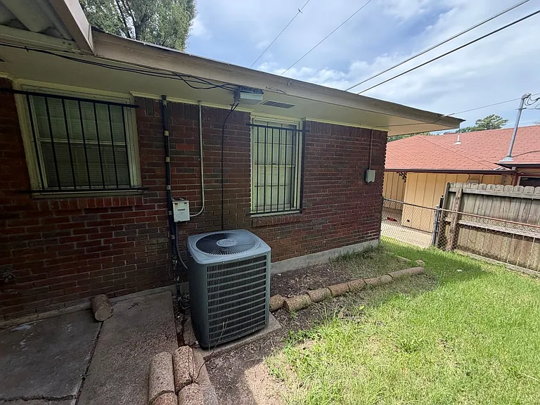 1786 Hester Rd — Photo 60