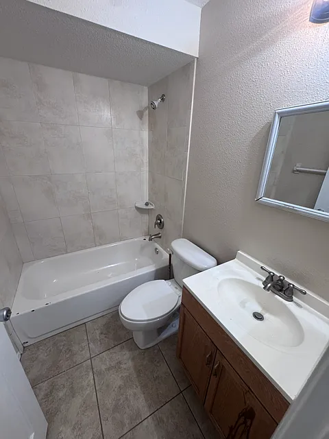 2 bed, 1.0 bath, $1,400 — Photo 3