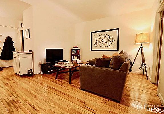 4th image of 116 W 73rd St APT B