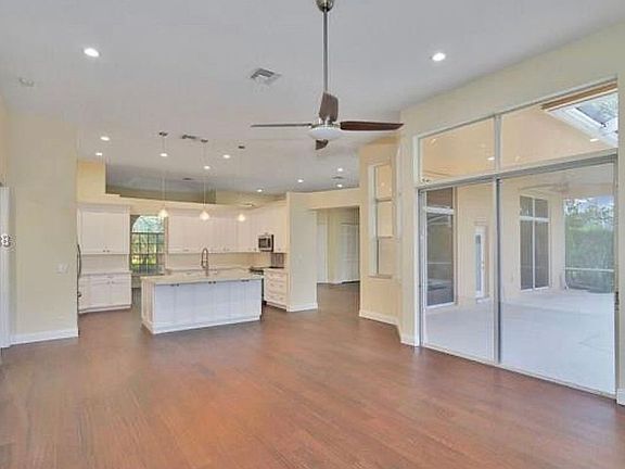 5th image of 7142 NW 67th Way