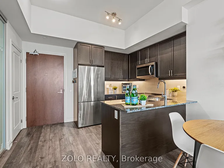 1050 Main St E #618 — Photo 6