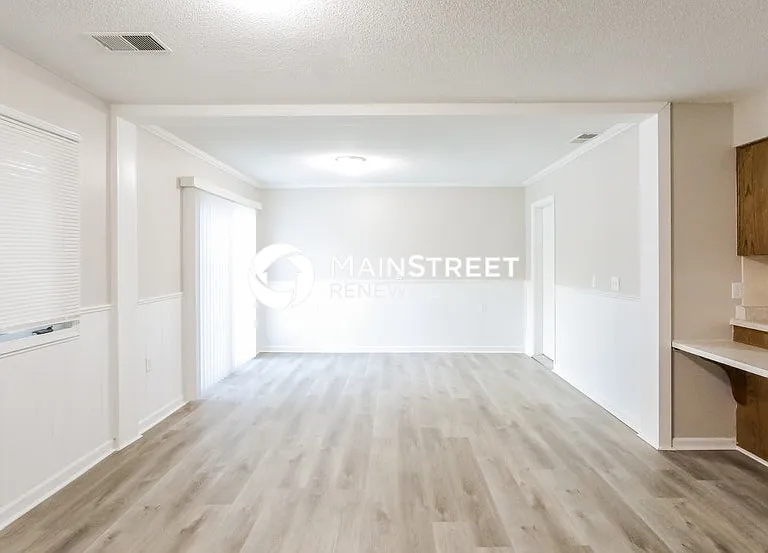 400 Holtz St — Photo 5