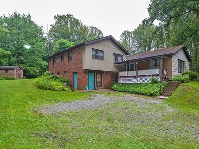 402 Chestnut Ln, Jeannette, PA, 15644