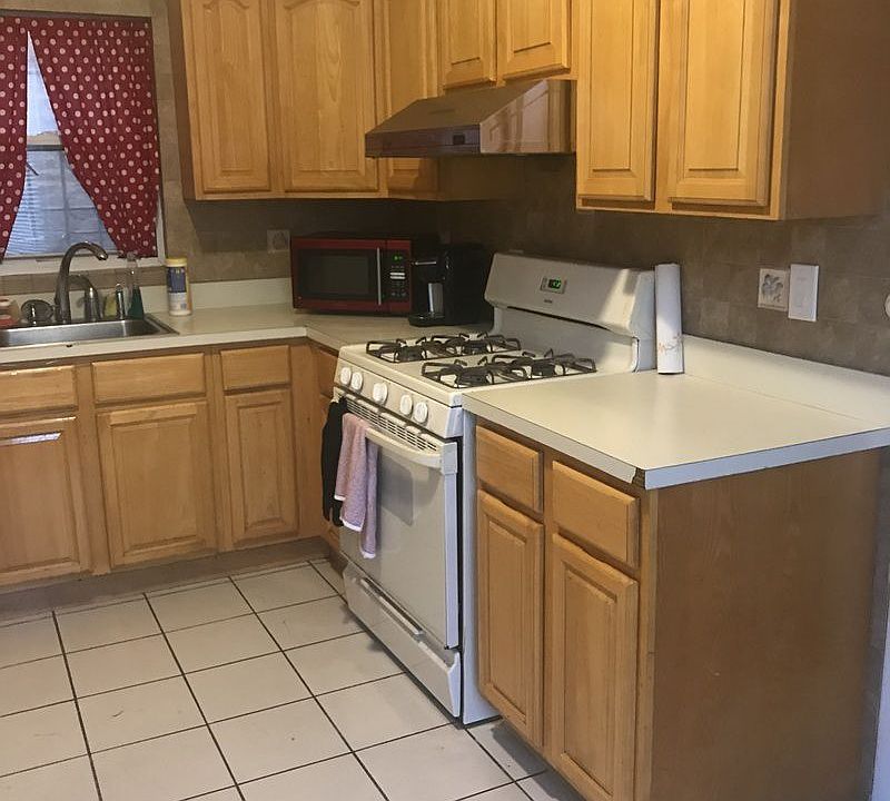1st image of 3047 23rd St #1