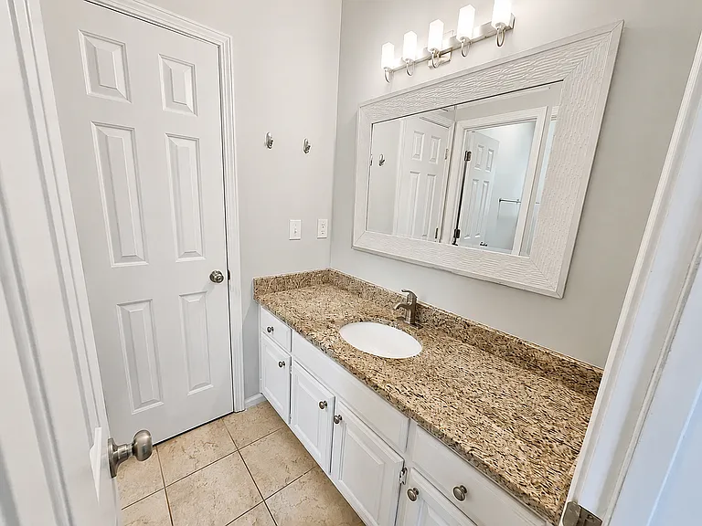 366 Belmont Chase Ct — Photo 18