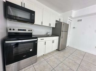 450 NW 7th St #3, Miami, FL 33136