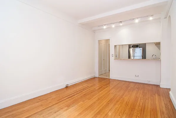 Rented by WAM Partners - William Moses Co. | media 19