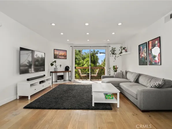 2263 Fox Hills Dr APT 203, Los Angeles, CA 90064
