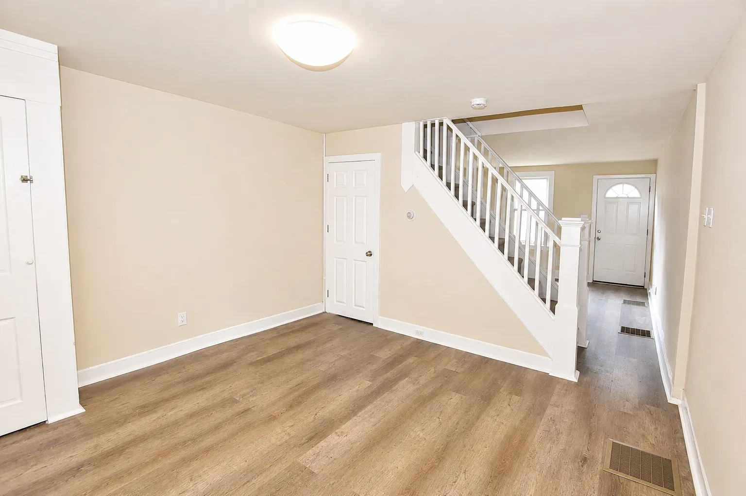 3 bed, 1204 sqft, $1,950 — Photo 3