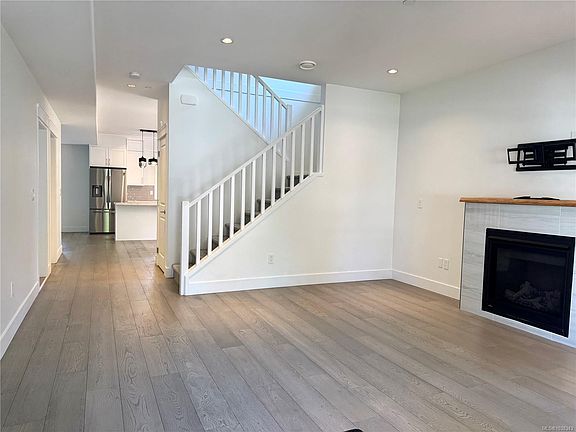 2nd image of 5160 Hammond Bay Rd #105