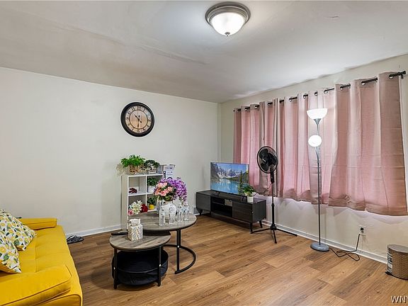3rd image of 1004 19th St