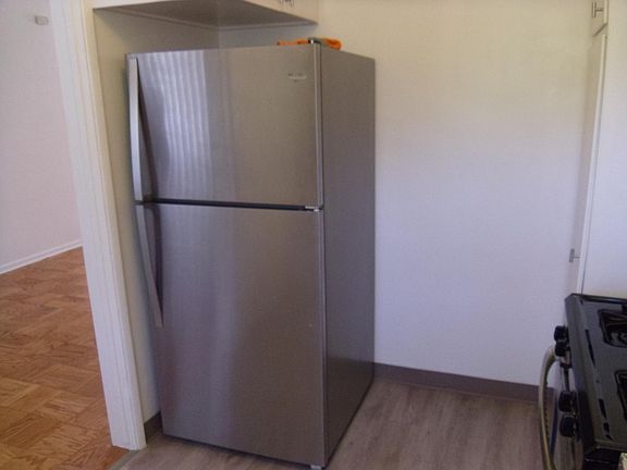 5th image of 935 1/2 W Beach Ave #3