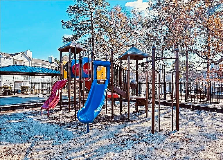 259 Waterdown Dr #11 — Photo 40