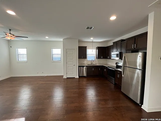 1146 N Olive St — Photo 21