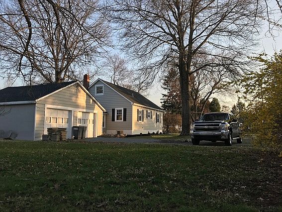 2nd image of 203 Pine St