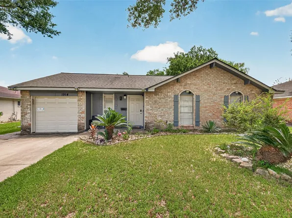 1914 Oaklawn St, Sugar Land, TX 77498