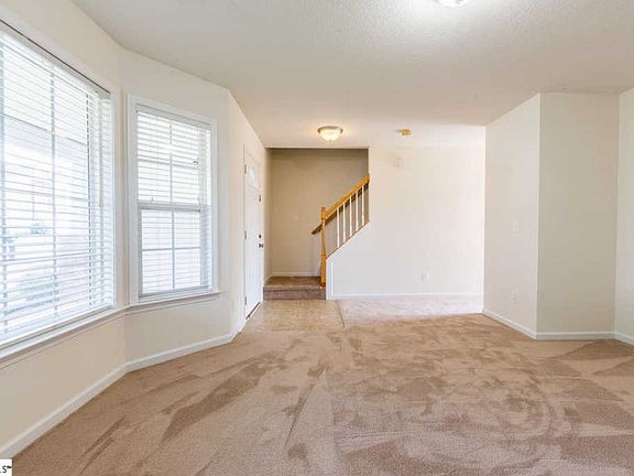 5th image of 441 Melbourne Ln