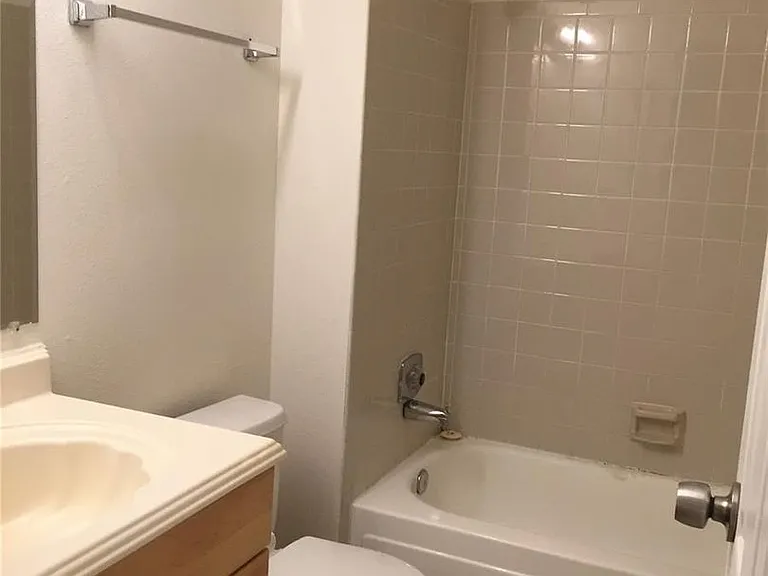 18001 E Kentucky Ave #202 — Photo 8