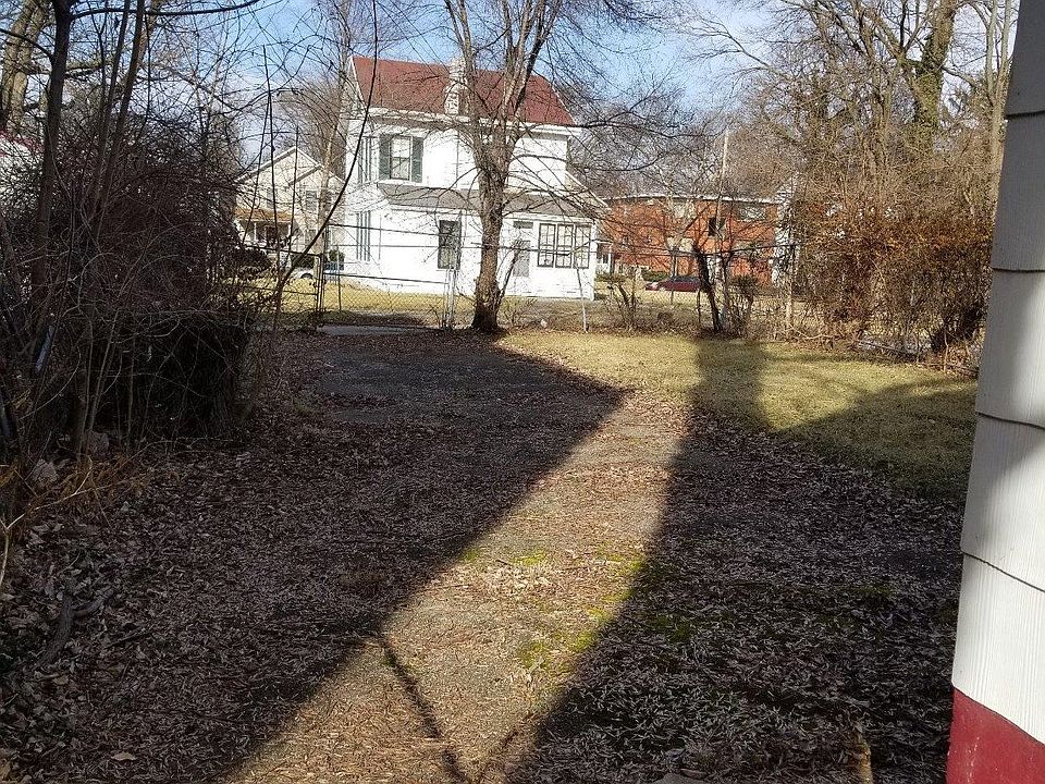 2nd image of 1222 California Ave