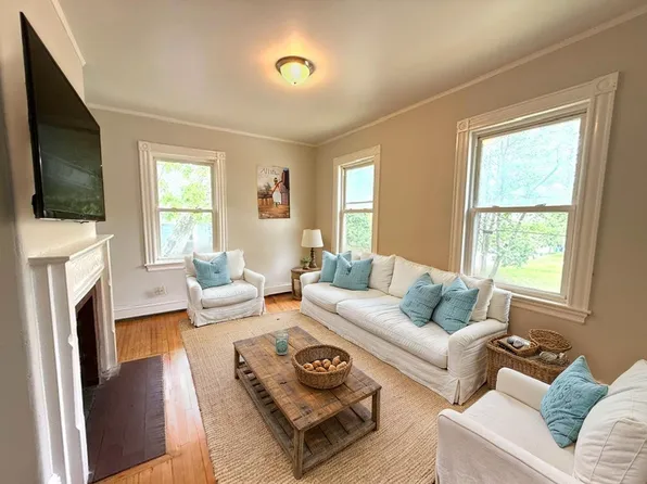 (undisclosed Address), Newtonville, MA 02460
