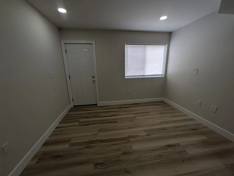 44 Warner St #B14 — Photo 3