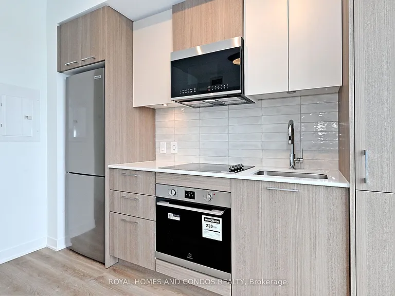 10 Oak St #1510 — Photo 15