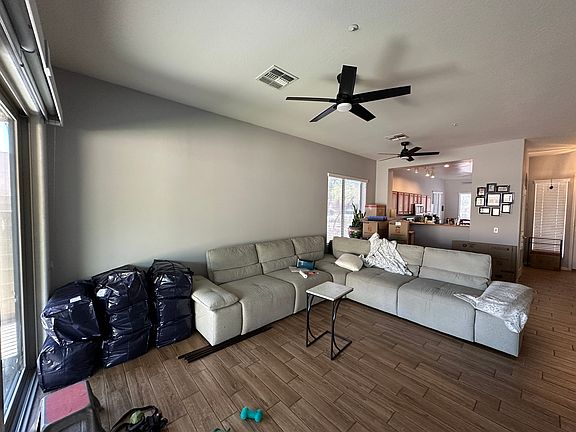 4th image of 1422 W Weatherby Way