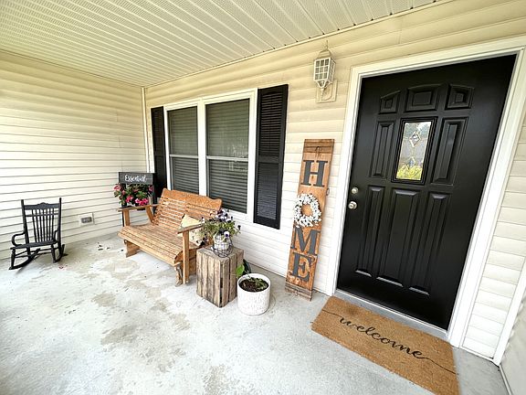 2nd image of 1301 Pin Oak Dr