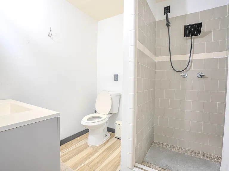 901 N Morris St #B — Photo 5