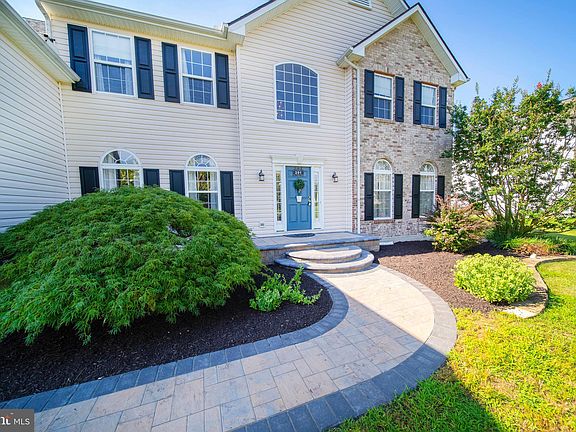 3rd image of 201 White Pine Ct