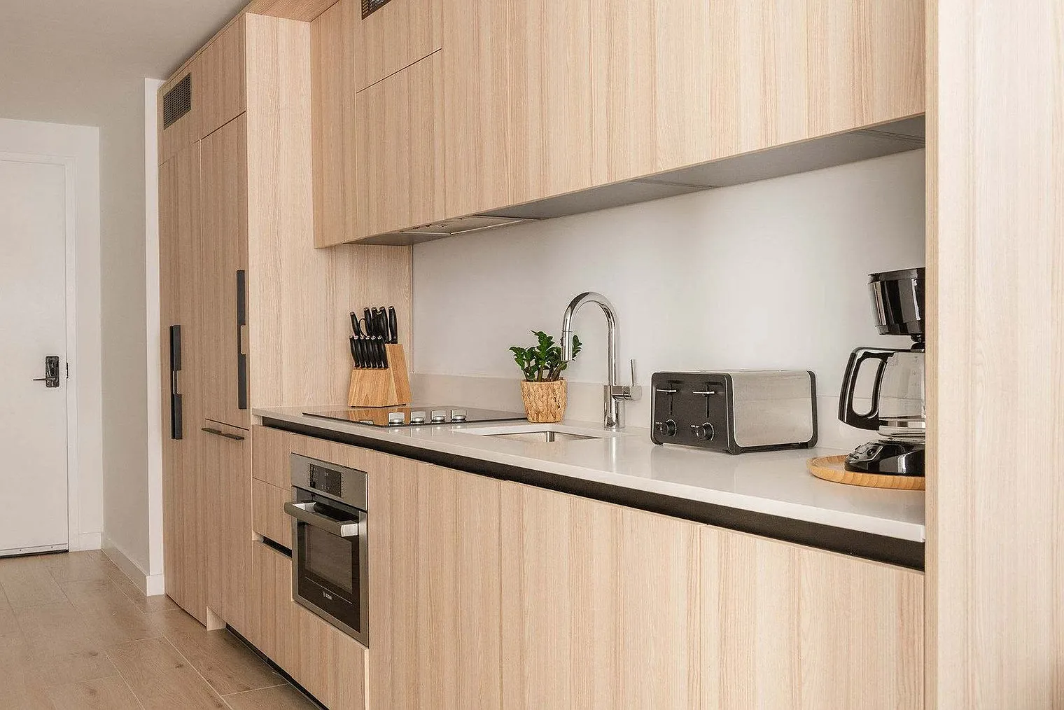 Studio, 1.0 bath, 452 sqft, $3,836 — Photo 4