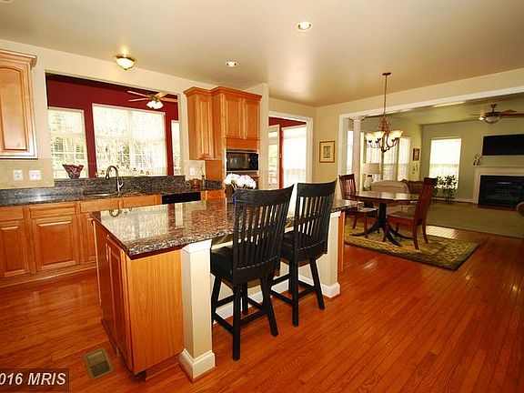 3rd image of 25201 Bonny Brook Ln