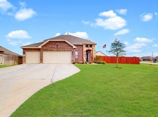 2014 Eagle View Dr, Navasota, TX 77868