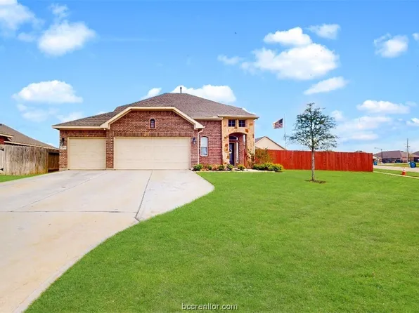 2014 Eagle View Dr, Navasota, TX 77868