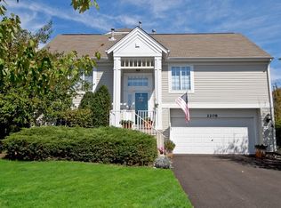 2208 Daybreak Dr, Aurora, IL 60503