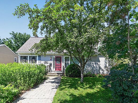 5th image of 6 S Meadow Ln