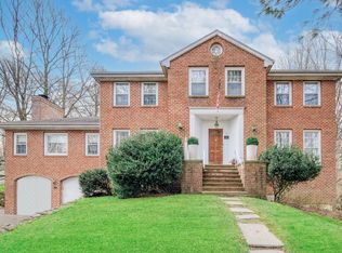 4 Locust Hill Rd, Darien, CT 06820