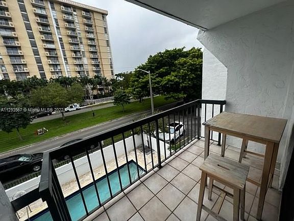2nd image of 2345 NE 135th St #309
