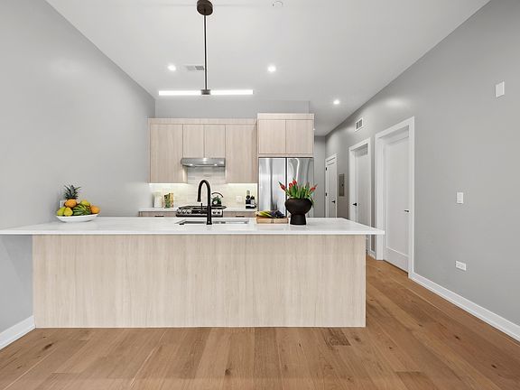 2nd image of 7010 N Glenwood Ave #301