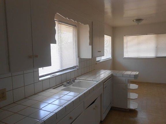 5th image of 1823 W Harvard Ave
