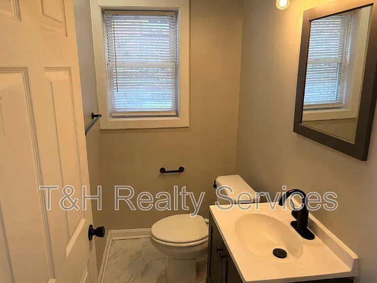 2921 N Delaware St — Photo 17