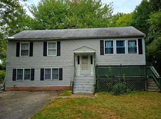 108 Wisteria Ln, Penns Grove, NJ 08069